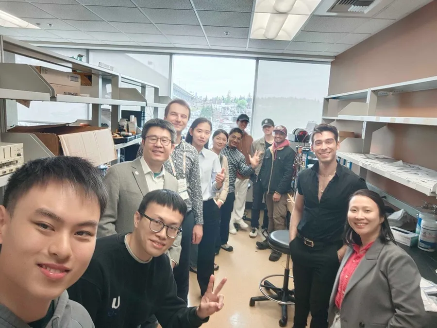 UW Sun Lab tour given during the MRS Spring Meeting 2025.